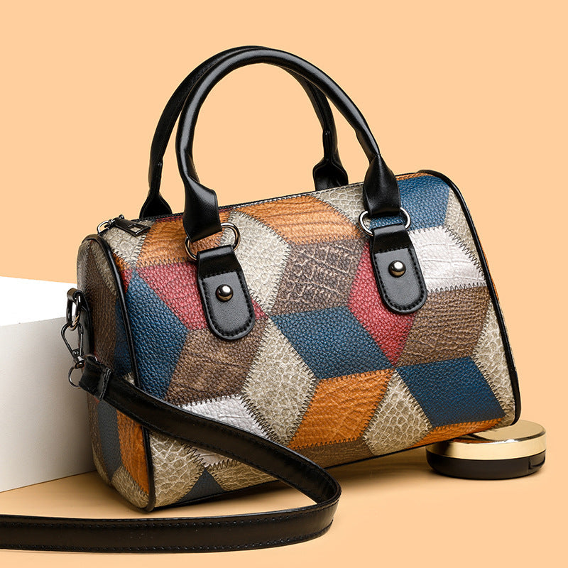 Sac bandoulière tendance à carreaux et motifs géométriques contrastés