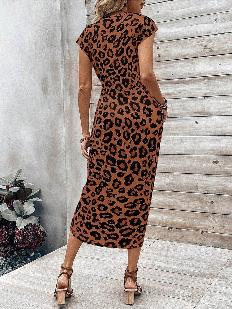 Robe élégante à rayures, col rond, manches courtes et motif long